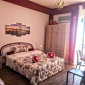 https://bb-antonella.taorminaitalyhotels.com