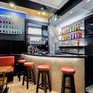 https://alessandro-palace-bar.it-romehotels.com
